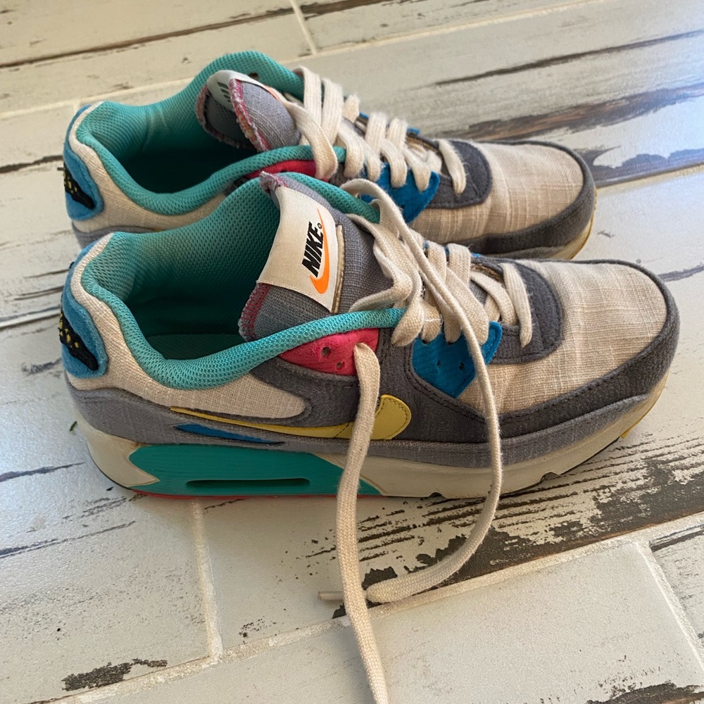 Nike Air Max 90 Sneakers – Multicolor Y2K Style – Women’s Size 6